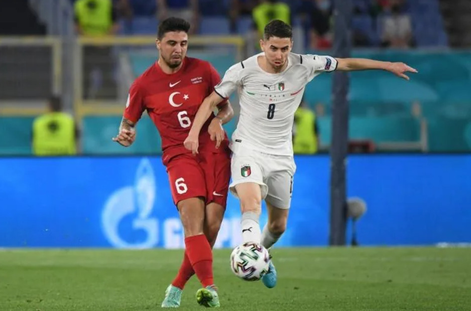 Italy midfielder Jorginho (R) won the Champions League with Chelsea | AFP