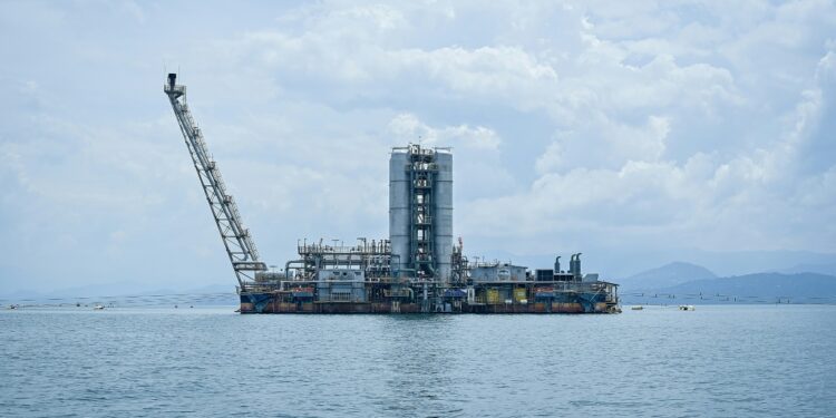 On Lake Kivu, lying between Rwanda and the Democratic Republic of Congo, the KivuWatt company extracts gas from the lake's waters for electricity | AFP