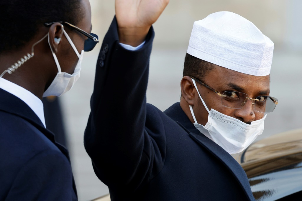 Chad’s transitional president Mahamat Idriss Deby Itno waves as he leaves the Elysee Palace following a meeting with French President, in Paris on November 12, 2021 |  AFP