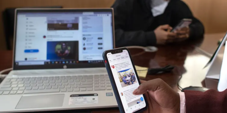 Social Media Browsing | Tony Karumba/Afp Via Getty Images