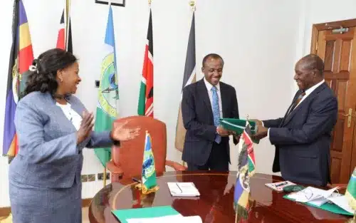 Governors Wavinya Ndeti,Mutula Kilonzo and Julius Malombe during a SEKEB meeting in Machakos.PHOTO/Courtesy.
