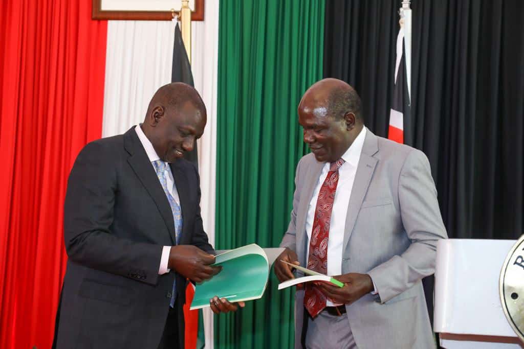 President William Ruto and former IEBC boss Wafula Chebukati at State House Nairobi. Photo/PCS