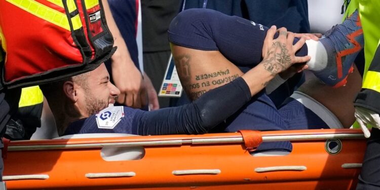 Neymar after suffering an injury :PHOTO/Courtesy