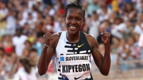 Faith Kipyegon smashed three world records .