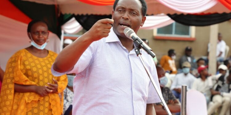 The former governor returned to radio after losing the elections.