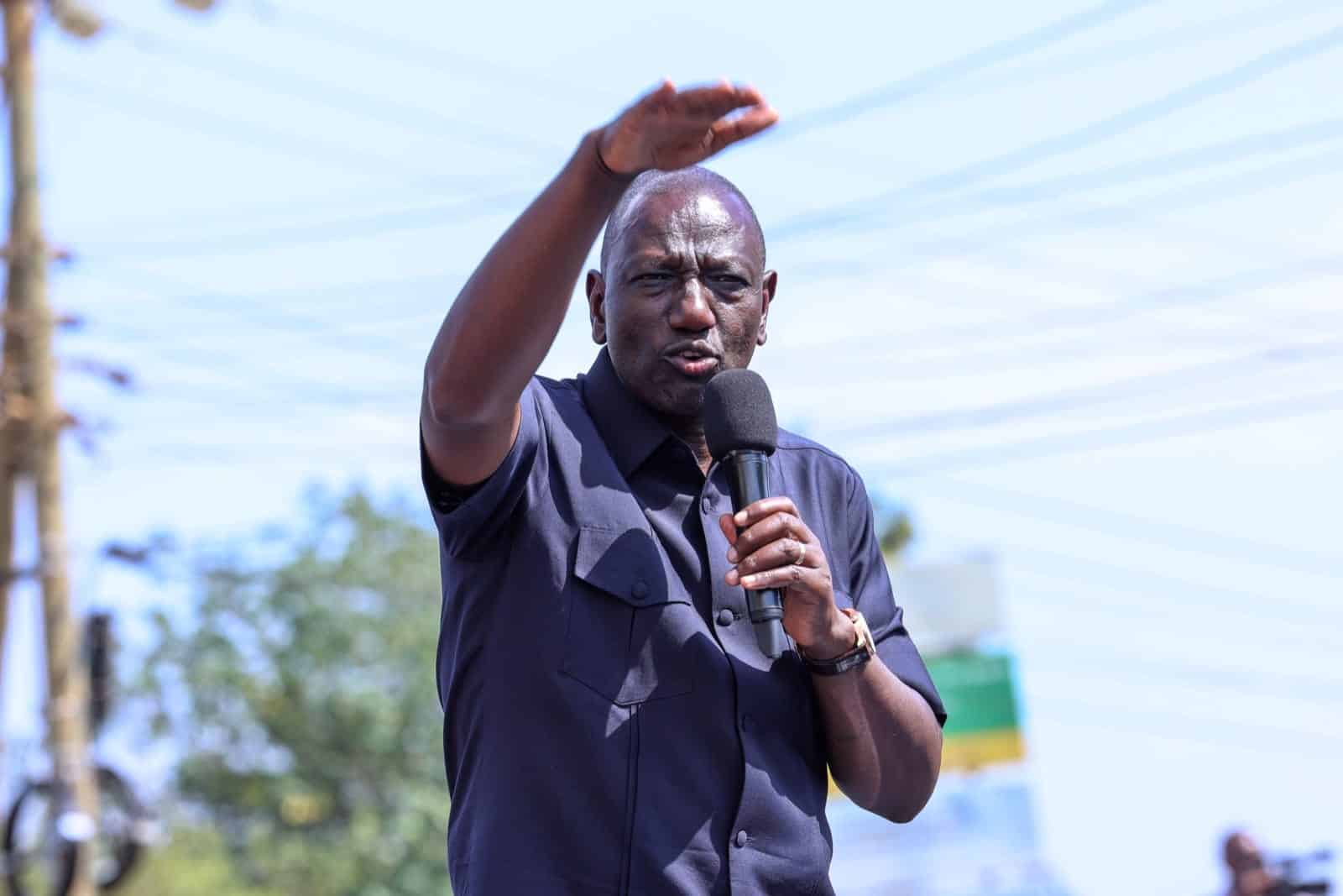 President William Ruto addresses wananchi at apst function.