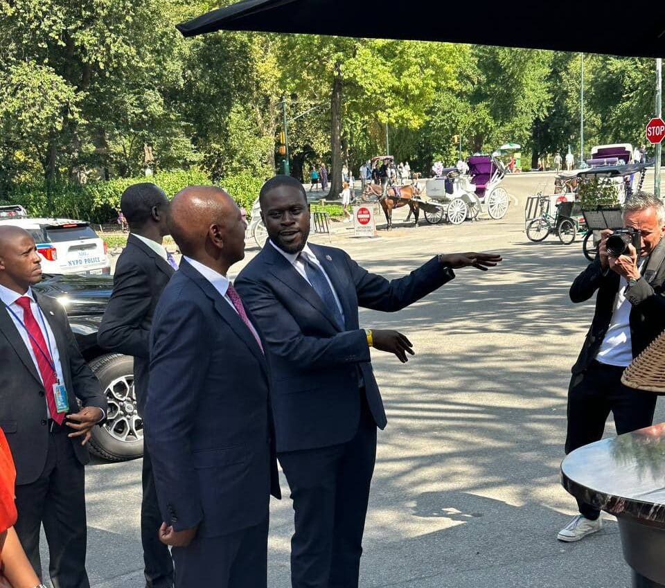 President WIlliam Ruto (left) shares a moment with Nairobi Governor Johnson Sakaja in New York.