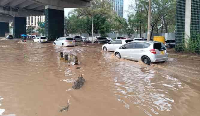 A photo showing a flooded section of Mombasa Road.