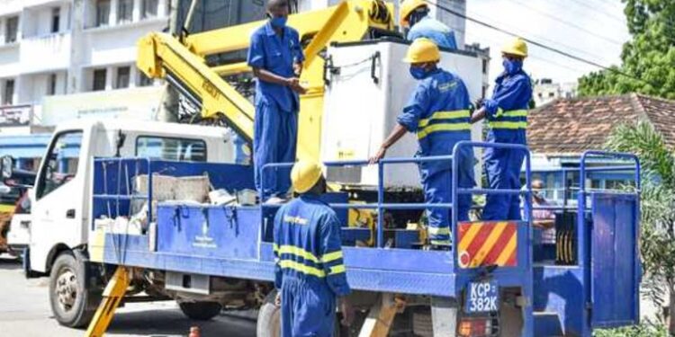 Kenya Power staff attending to a transformer during a past maintenance exercise.Kenya Power staff attending to a transformer during a past maintenance exercise.