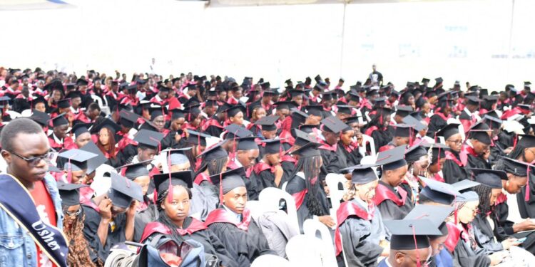 Parliament Offers Internship for Graduates with B in English