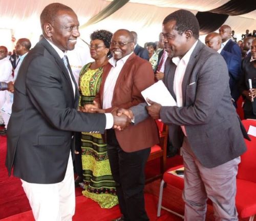 A collage of Peesident William Ruto and Busia Senator Okiya Omtatah.