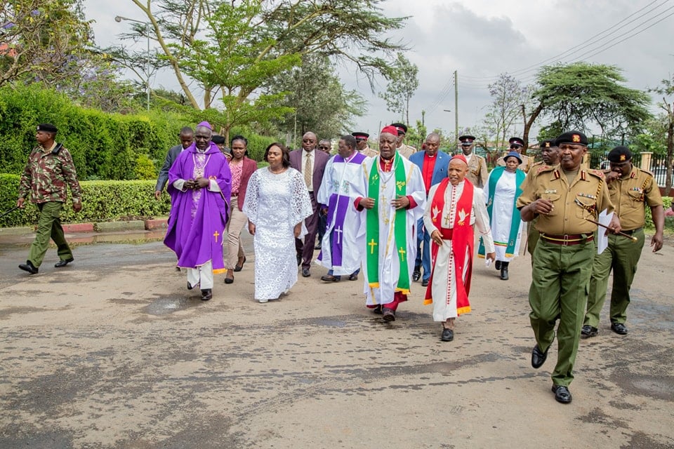 Pastor Dorcas Rigathi Officiates Police Mass Wedding