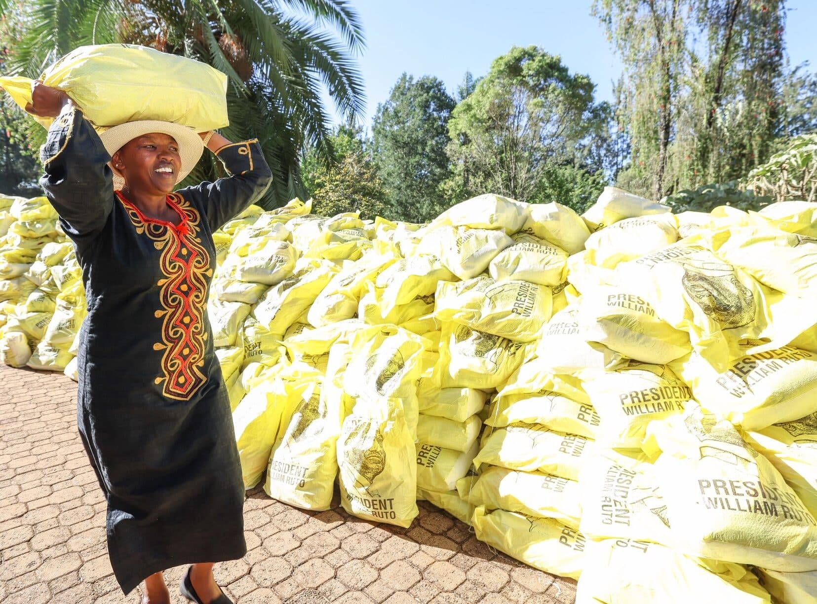 Kenyans Blast Ruto, Rachel Over Sugoi Gifts