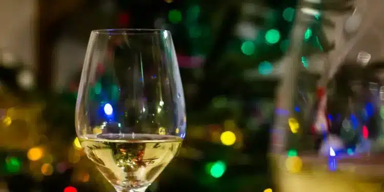 700 Airline Staff Fall Sick After Christmas Dinner