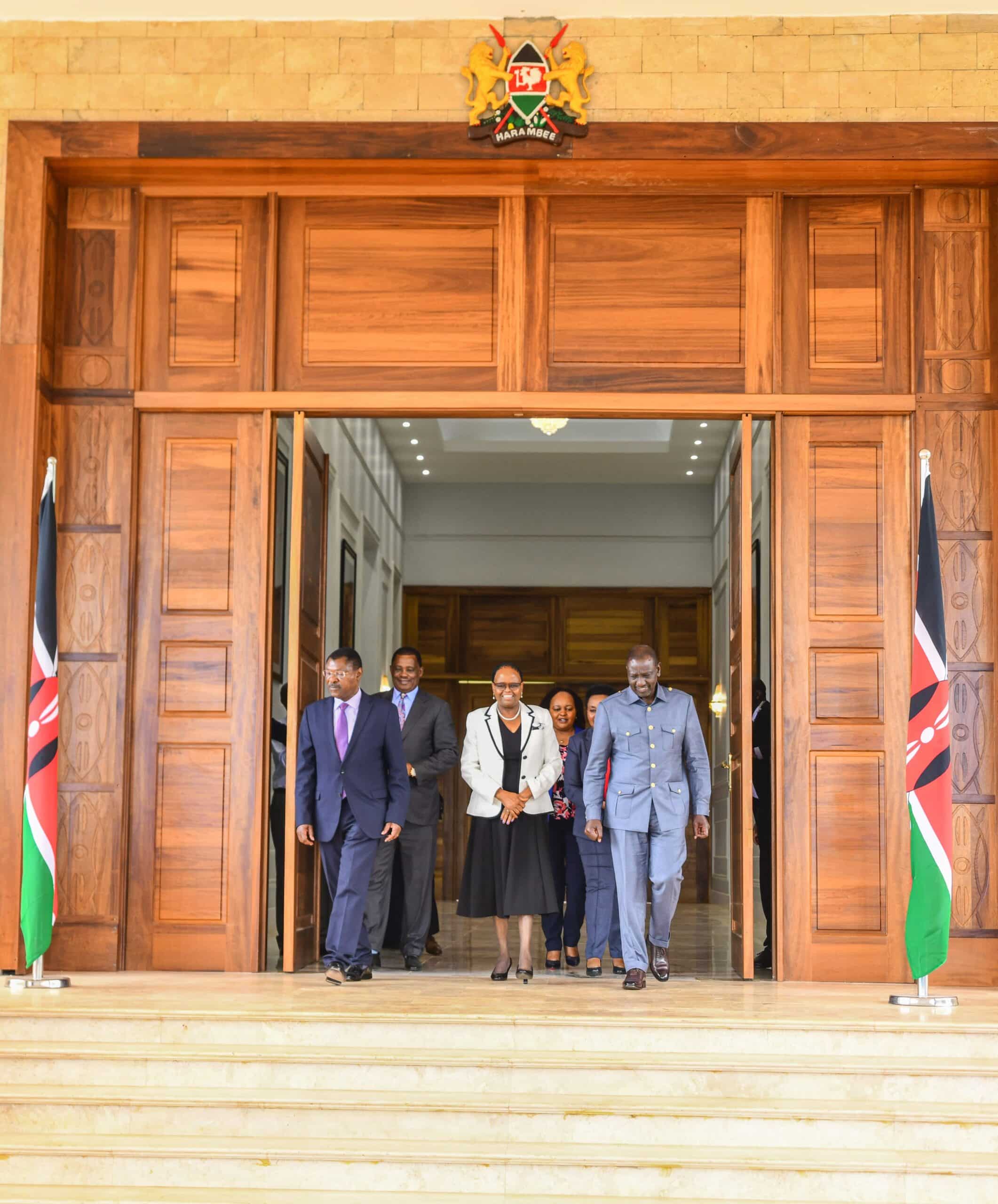President William Ruto with CJ Martha Koome and other leaders after the meeting at State House. Ekuru Aukot has blasted Ruto Masengeli . Supreme Court