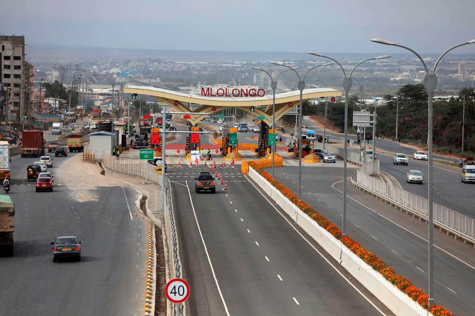 A photo showing a section of the Expressway.