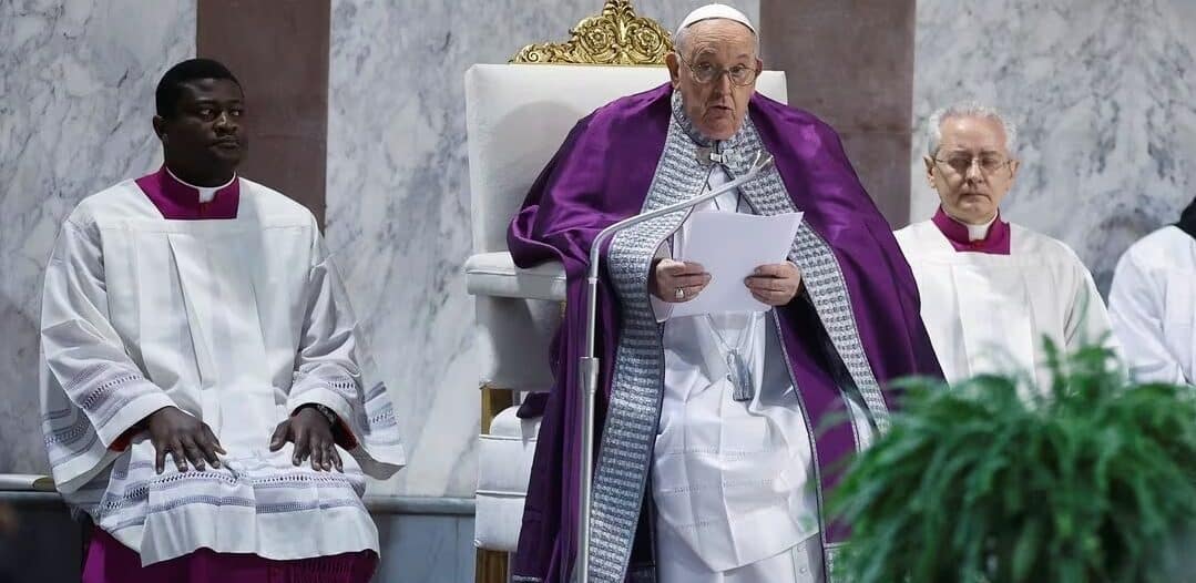 Pope Cautions Against Exposing Private Life on Social Media