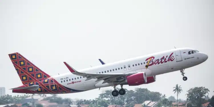 A Batik Air Airbus A320 during takeoff at Soekarno-Hatta International Airport in Jakarta, Indonesia, on April 14 2022.