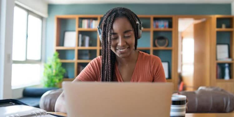 Picture of a woman doing an online job