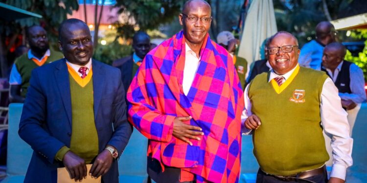 Oscar Kimanuka (C) and Kabarnet Highschool Alumni. PHOTO/ The New Times