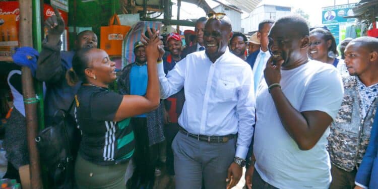 Governor Sakaja with Gikomba traders at a past event. PHOTO/City Hall.