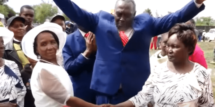 Patrick Ndachu with his two wives. PHOTO/ Screen grab