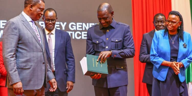 President William Ruto (Center) And Chief Justice Martha Koome (Right) And Attorney General Justin Muturi In A Past Function.