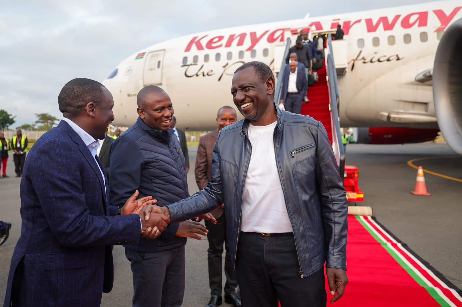 President William Ruto shakes hands with Senate Majority Leader Aoron Cheruiyot after arriving into the country on Monday, June 17,2024. PHOTO/Courtesy.