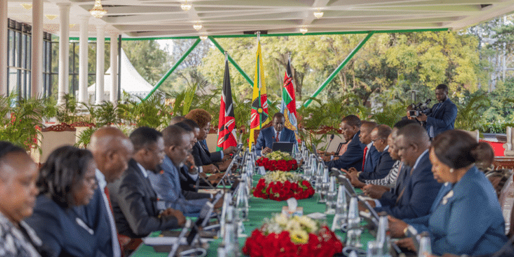 President Ruto in a meeting with former cabinet secretaries. Photo/Statehouse(X)