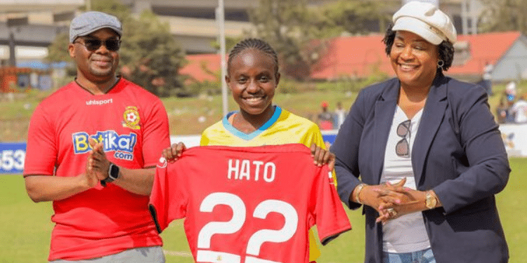 Politicians Urged To Learn From Ps Raymond Omollo As He Transforms Kibra Jane Hato With Interior Ps Raymond Omollo After Signing For Kenya Police Bullets Fc/Photo Jane Hato Fb.