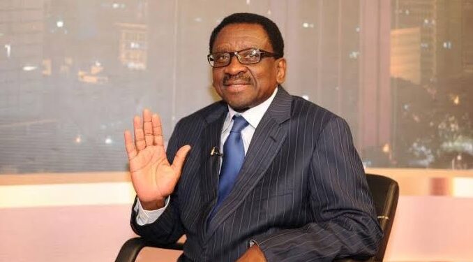 A past photo of Siaya Governor James Orengo with Late President Mwai Kibaki and former Prime Minister Raila Odinga. PHOTO/ Kenua Yearbook Editorial Board. Senior Counsel