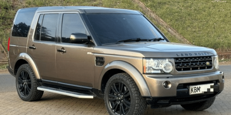 An image of a Land Rover Discovery IV. Photo: Khalif Kairo X account