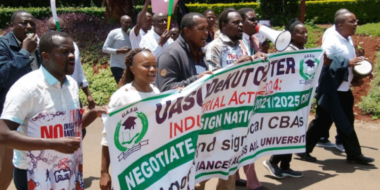 University Lecturers Announce New Strike in 7 Days Dedan Kimathi University of Technology (DeKUT) Lecturers and KUSU Members demonstrate outside the institution in Nyeri on September 18, 2024. PHOTO/NMG