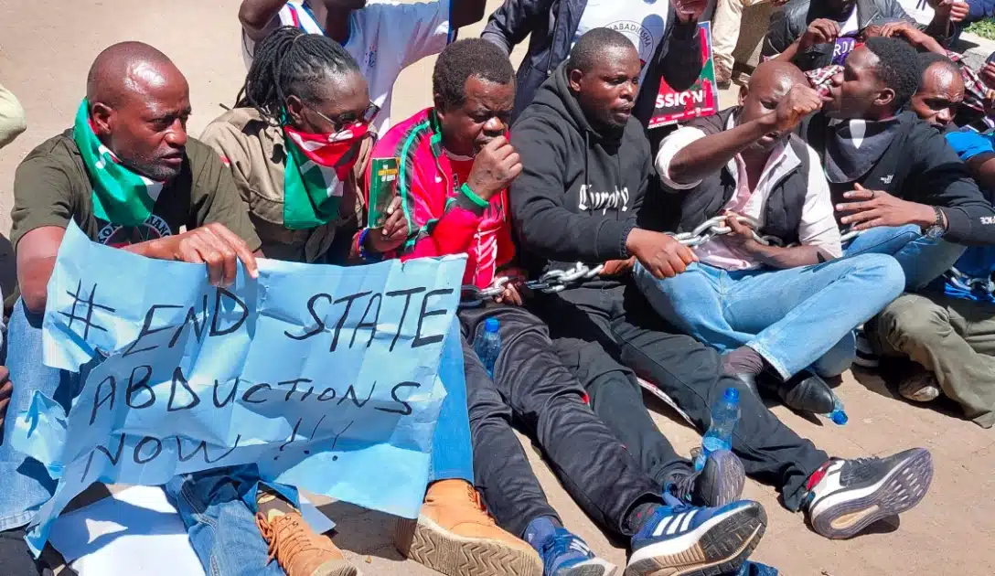 Busia Senator Okiya Omtatah alongside other protesters demonstrating along Aga Khan Walk in Nairobi’s city centre.