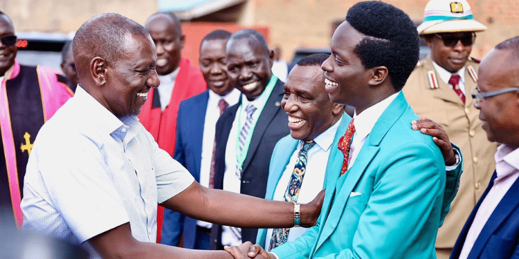 President William Ruto shaking hand with Kasmuel McOure. Photo/Oscar Sudi X