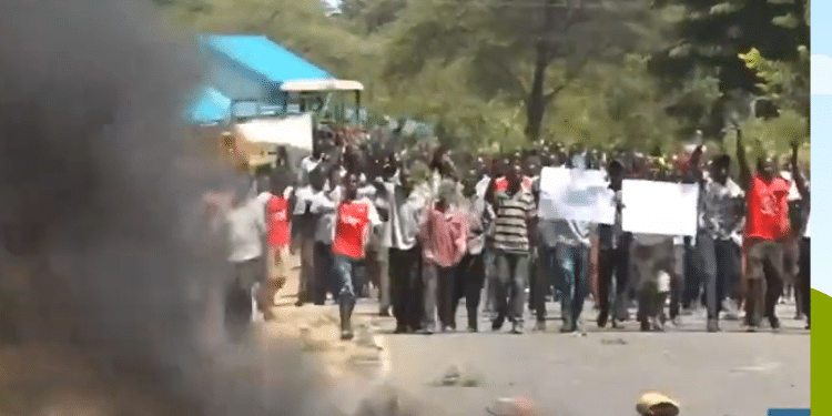 Residents of Barwesa in Baringo County protesting on Monday, February 10, 2025 after police shot four men. PHOTO/ Screengrab Citizen TV.