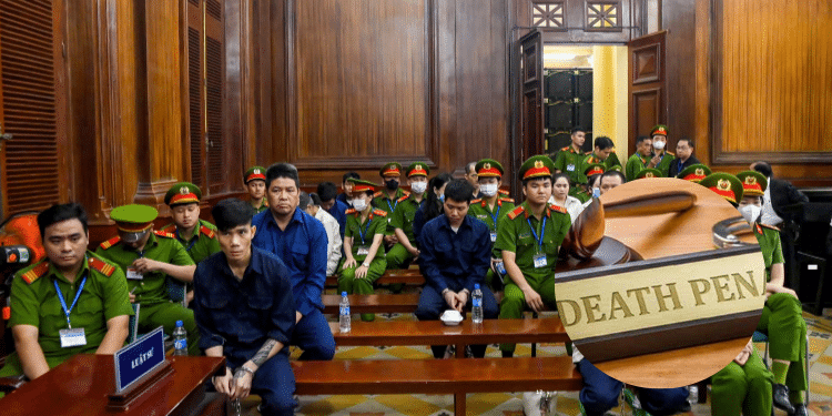 Vietnam police with suspects on Drug trafficking in court