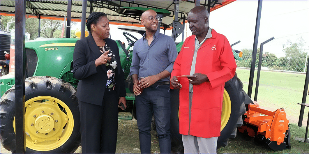 Absa Bank Kenya Business Banking Director Elizabeth Wasunna operates a tractor during the launch of Hello Tractor’s new mechanism hub in Kisumu County. She was joined by Kisumu County Government County Executive Committee Member Ministry of Agriculture Kenneth Onyango, Hello Tractor CEO Jehiel Oliver and Kisumu County Government Chief Officer Agriculture Daniel Okia. Photo/ File