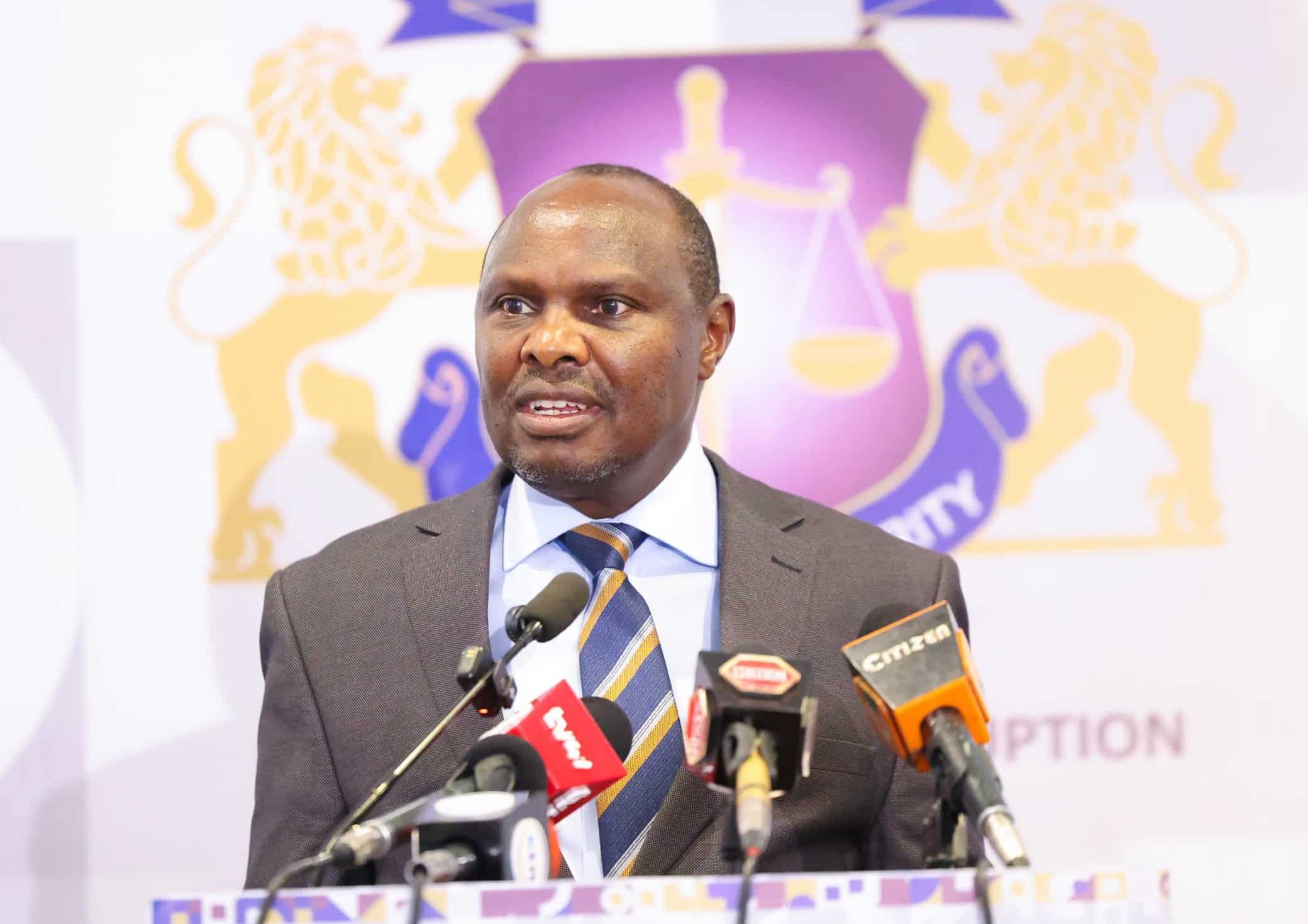 EACC says many government officials fake fake academic papers.