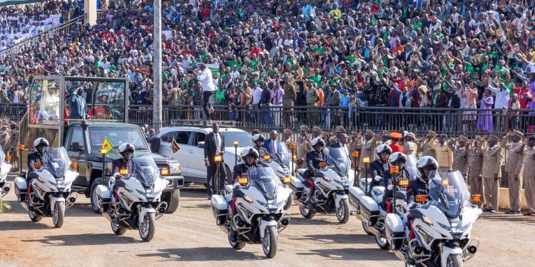 President William Ruto was hit with a shoe during a roadside rally in Kehancha, Suna West, Migori