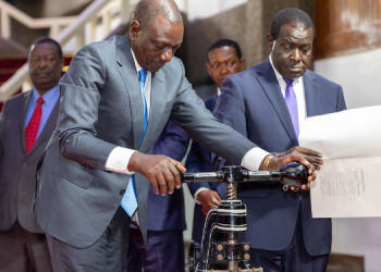 President William Ruto At Kicc, Nairobi, Assenting To The Iebc Bill.