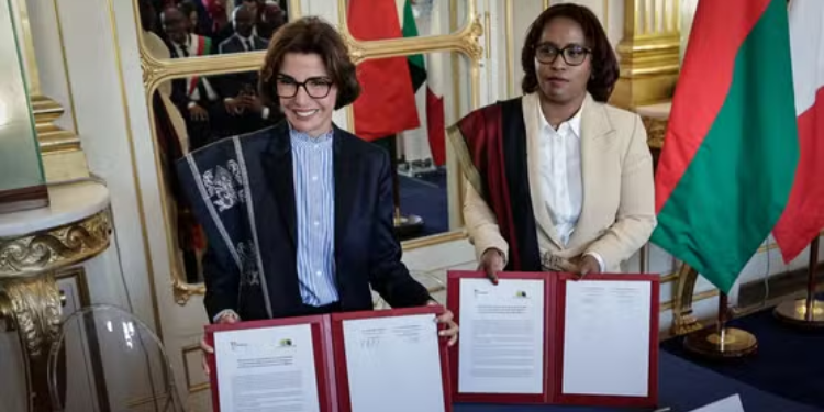 France Returns Skull Of King Toera Of Madagascar