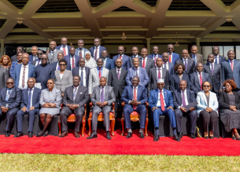 President William Ruto, Dp Kithure Kindiki And Prime Cs Musalia Mudavadi Pose For A Photo With The Council Of Governors. Photo/Cog. Road Maintance Levy