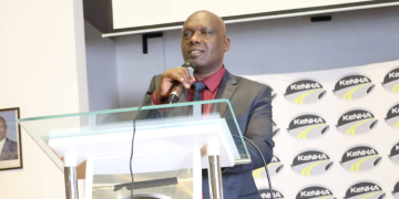 Eveready Sinkhole In Nakuru-Eldoret Highway Reappears, Kenha Faulted For Shoddy Job