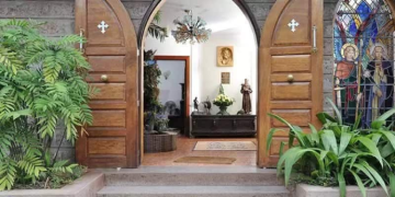 A Photo Of Lee Funeral Home Entrance Photo/Lee Funeral Home