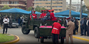 Live Blog: Gun Carriage Carrying Raila’s Body Leaves Parliament
